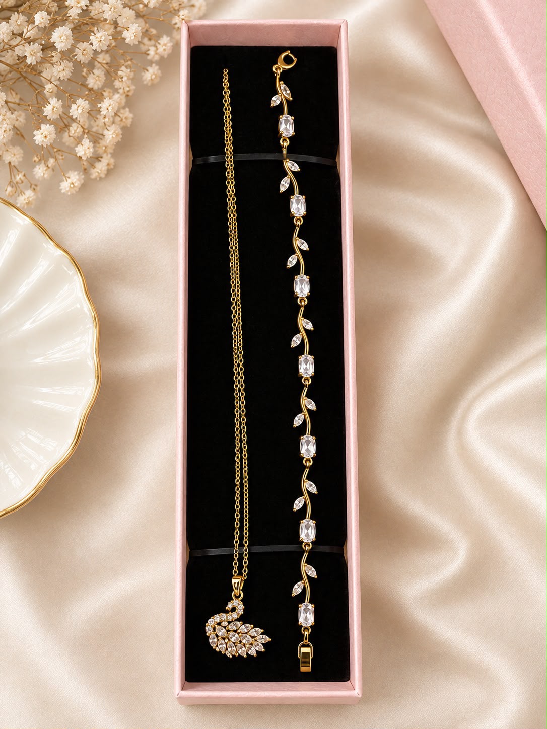 Swan necklace+tulip bracelet