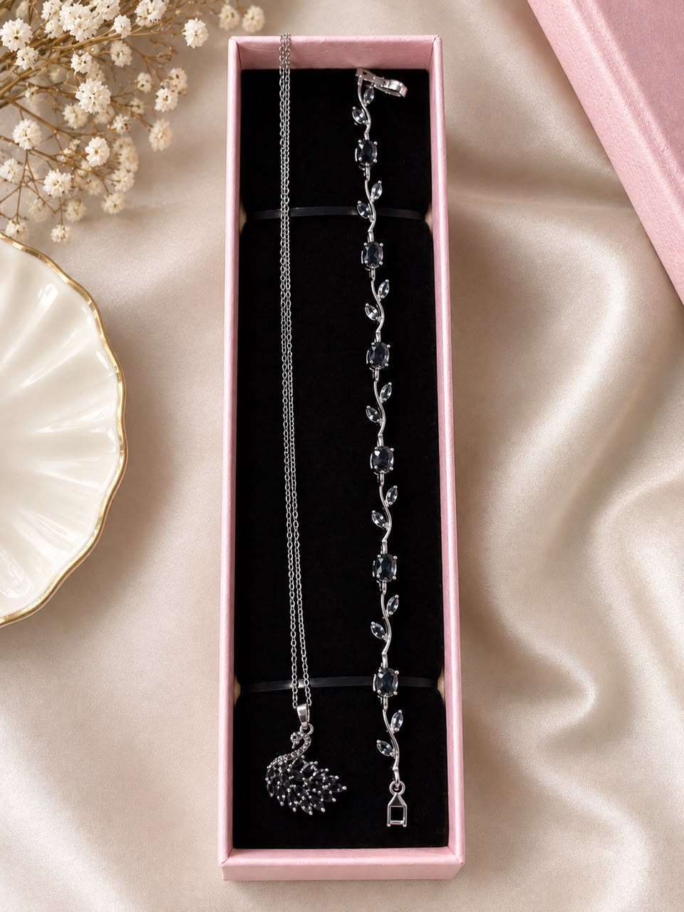 Swan necklace+tulip bracelet
